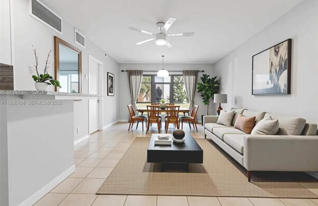 3040 NE 16th Ave photos photos