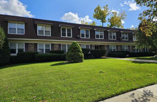 350 Brainerd Avenue unit: 7A - 350 Brainerd Avenue, Libertyville, IL 60048