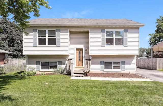834 N Elmwood Dr, Aurora, Il, 60506 photos photos