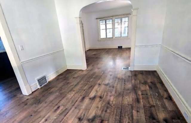 75 W Hazeltine Avenue Gallery 4