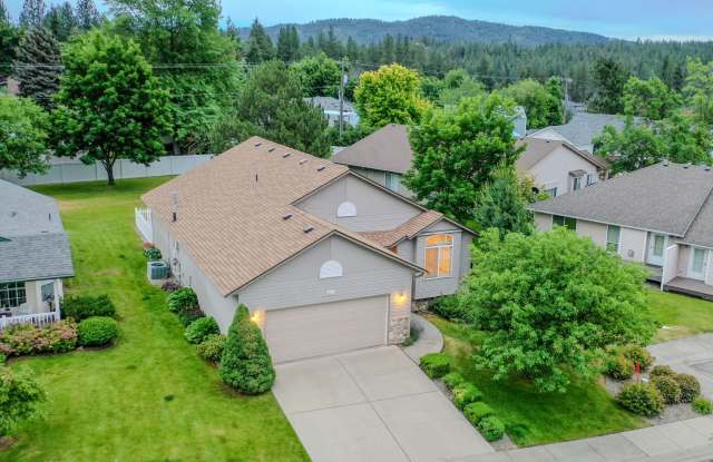 Executive Property with River Access Gallery 3