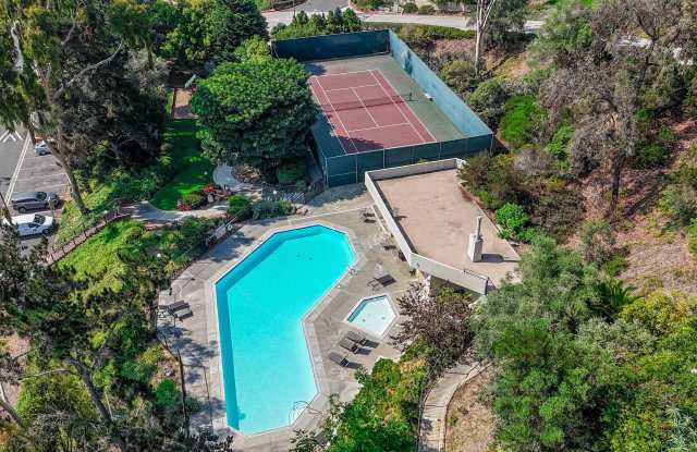 Updated 4BR Townhome in La Jolla Shores Heights photos photos