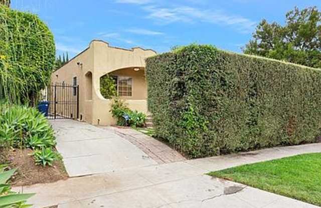 Private Single Family Home in Central Quiet Location in Picfair Village photos photos