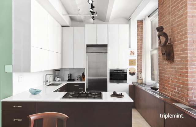 439 Lafayette Street Gallery 2