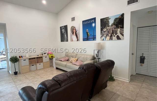 14419 SW 142nd Ct Gallery 2