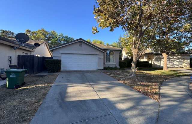 Spacious Single-Story Home in Desirable Elk Grove! Gallery 1