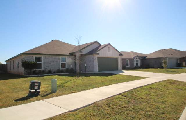 2023-Built 5-Bedroom Home with Spacious Living & Outdoor Space Gallery 3