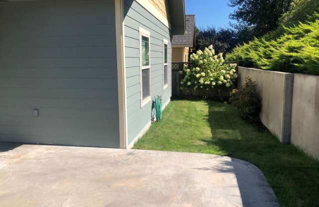 Home for Rent - The Dalles - Pet Friendly Gallery 3