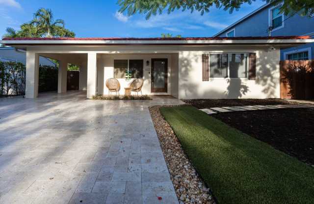 Beautiful Fort Lauderdale Home with New Pool and Modern Upgrades | Furnished or Unfurnished | Flexible Rental Terms Gallery 1