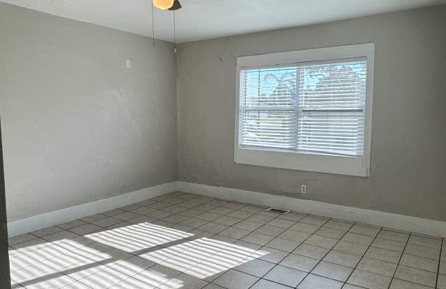 4262 Greenwood Avenue-Back Gallery 4