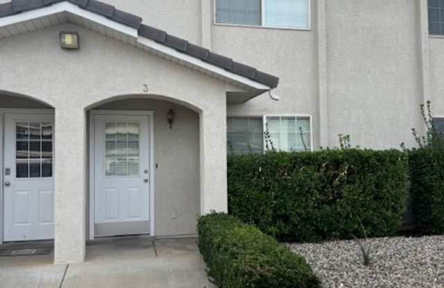 Cove Creek Townhome - 1108 North 1300 West, St. George, UT 84770