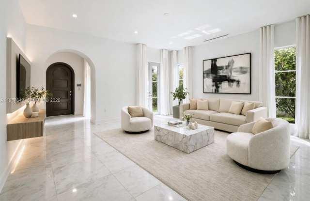 315 Santander Ave photos photos