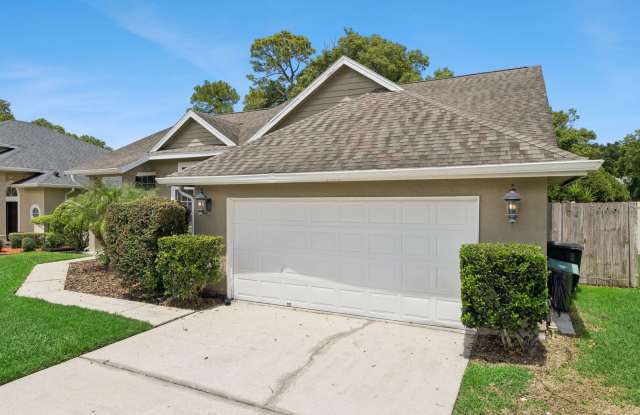 Spacious 4/2.5 in Lake Mary with Fenced Yard Gallery 4
