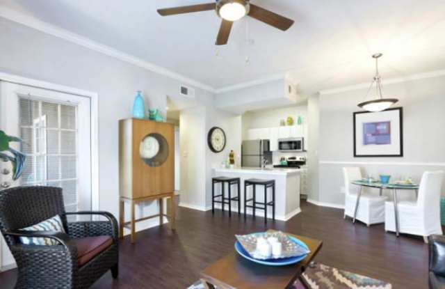 8635 Spicewood Springs Rd Gallery 4