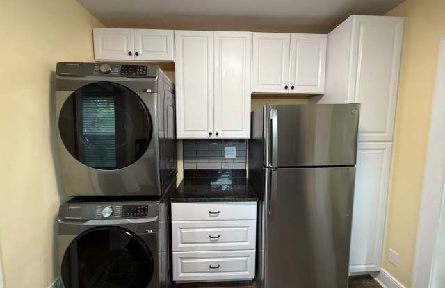 Charming Updated 2br/2ba Home in a Great Location! Gallery 3