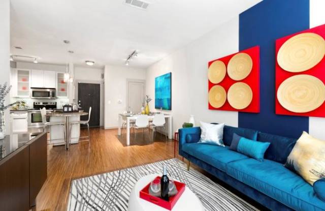 1621 West 5th Street Gallery 3