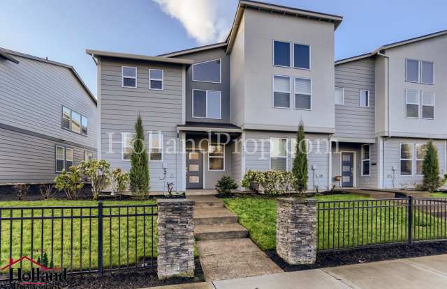 Beautiful 3 Bed 2.5 Bath townhome in Hillsboro! photos photos