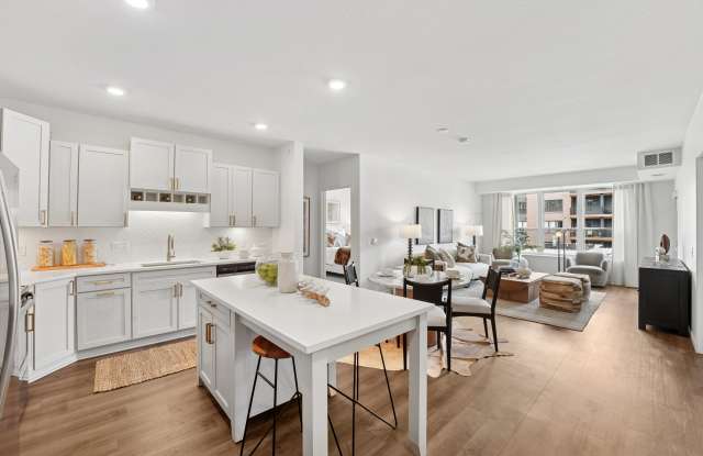 610 West Gallery 2