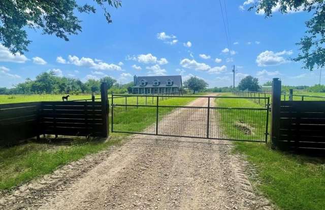 1692 Farm Road 2653 S photos photos