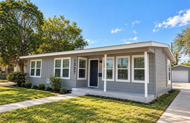 1537 Devon Drive Gallery 1