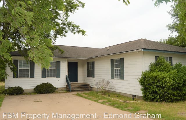 1605 S Oak Grove Rd - 1605 South Oak Grove Road, Ennis, TX 75119