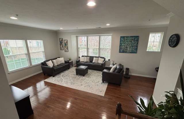 301 Pointe View Drive Gallery 4