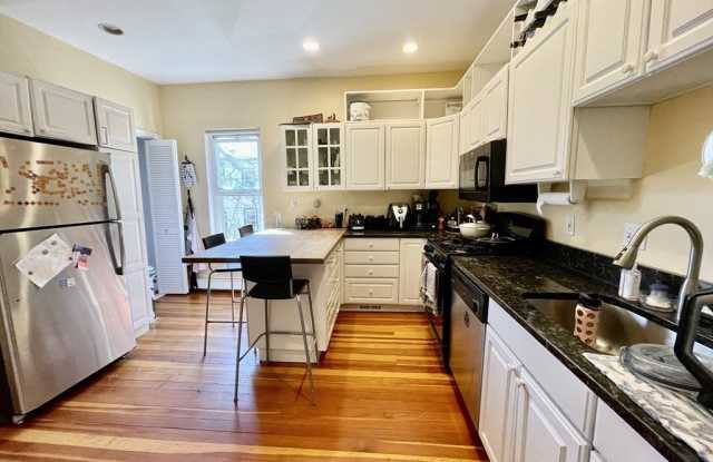 174 Putnam Ave photos photos
