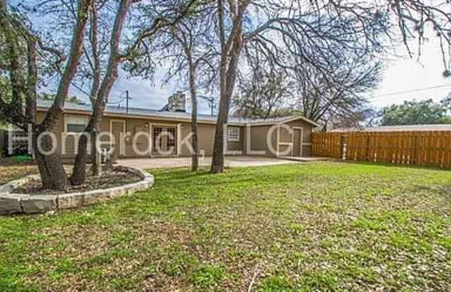 303 Lakeway Drive Gallery 3