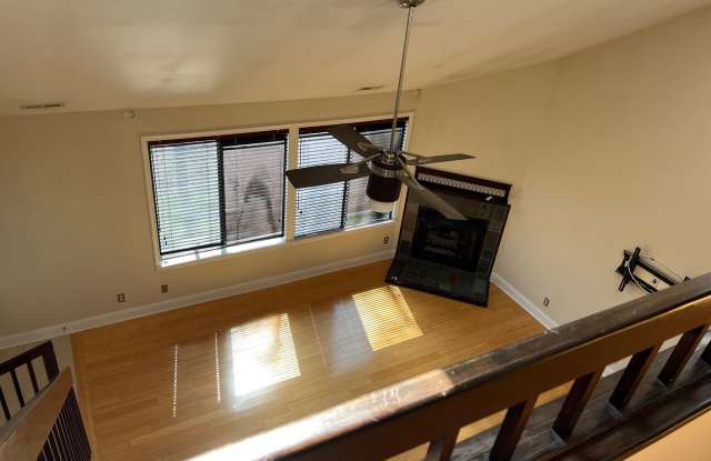 1822 THE WOODS II photos photos