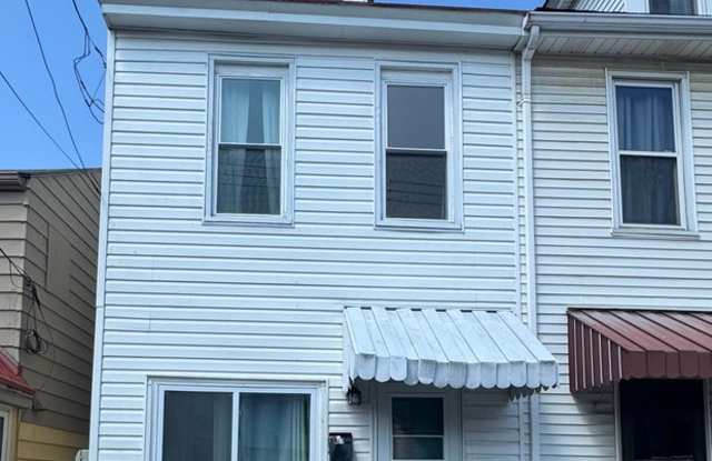 Spacious 3 bedroom, 2 bath home in Sharpsburg photos photos