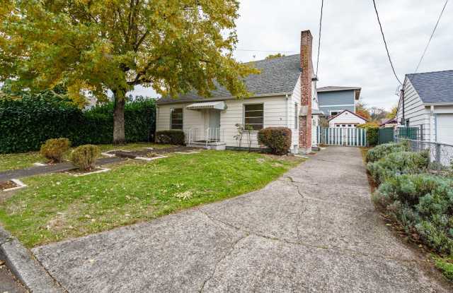 PET FRIENDLY Super Cute Craftsman Home 3 bedroom 1 Bath with Basement photos photos