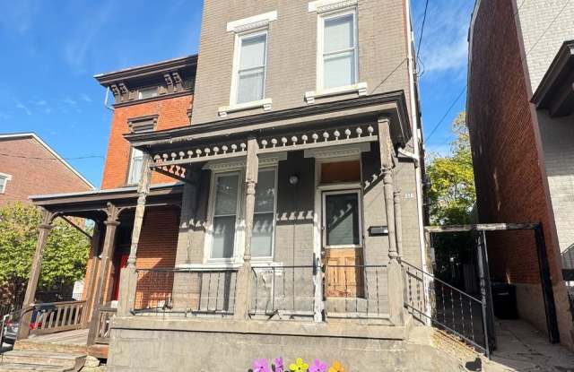 7 bedroom/ 3bath Mins. from UC + Med Campus for Only $700/pp ($4900/mo)! - 216 Fosdick Street, Cincinnati, OH 45219
