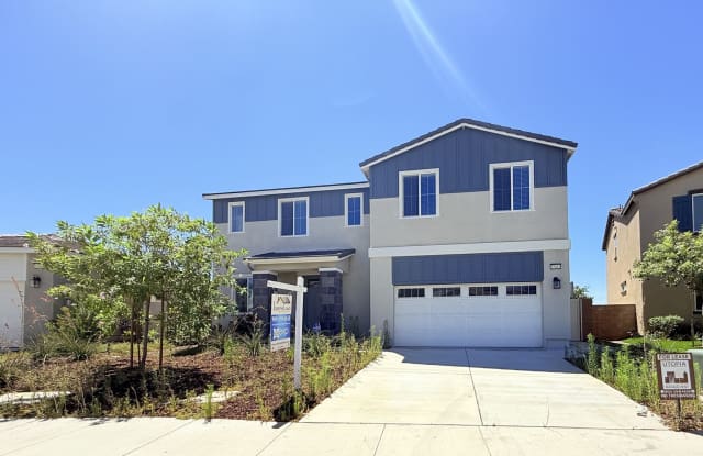 AVAILABLE NOW!! STUNNING 5 Bedroom 3 bathroom in BEAUMONT! photos photos