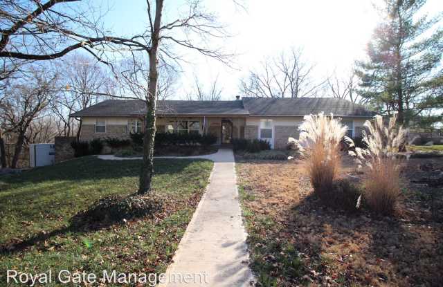 20901 Pebble Lane - 20901 Pebble Ln, Lenexa, KS 66220
