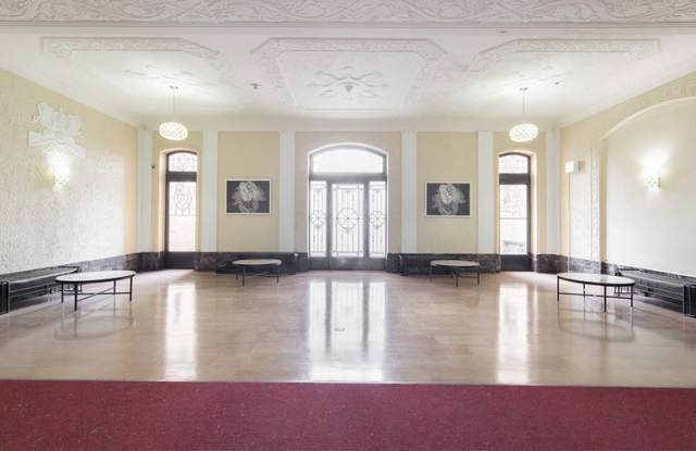 Harrison Manor Gallery 4