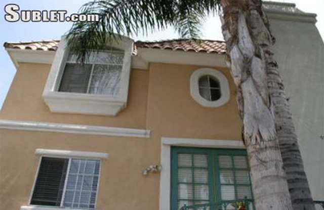 4420 Kensington Rd - 4420 S Kensington Road, Los Angeles, CA 90066