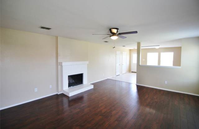 321 Briar Oaks Drive Gallery 3