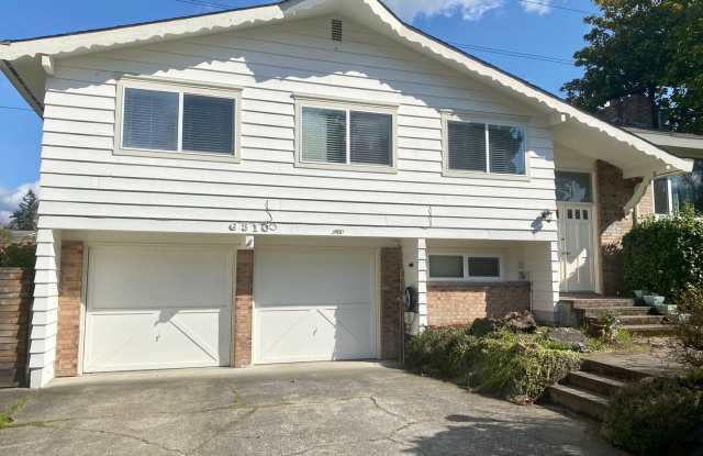 Bellevue Home ~ Newport Hills Gallery 4