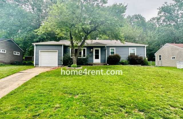 Adorable Ranch Style Home in Overland Park w/ Wood Floors and a Fenced Yard! photos photos