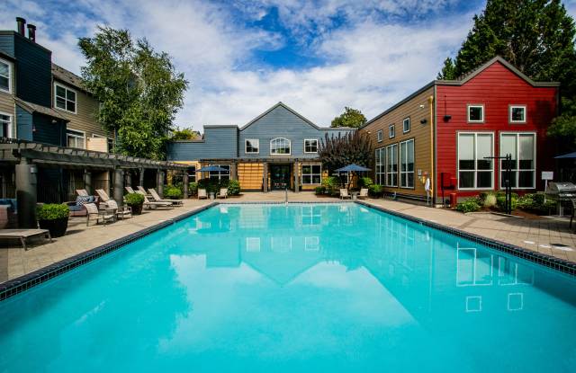 The Colonnade Luxury Townhome Apartments Gallery 2