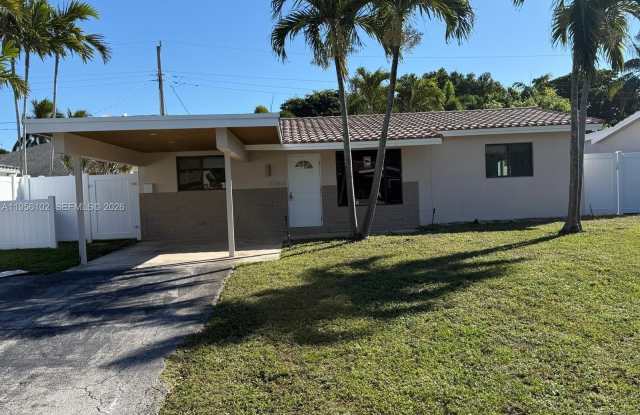 4360 NE 13th Ave photos photos