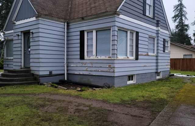 Charming, spacious Craftsman style Lakewood Home photos photos