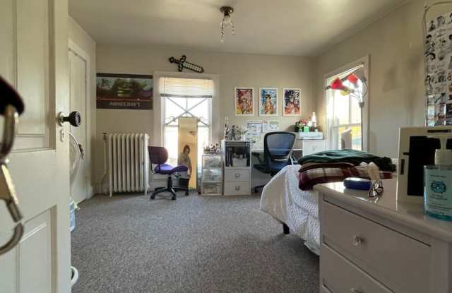 3 Bedroom Apartment in Great Location. - 405 West Avenue, Holmen, WI 54636