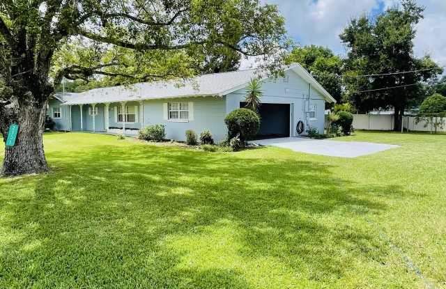 2155 Alafaya Trail Gallery 2