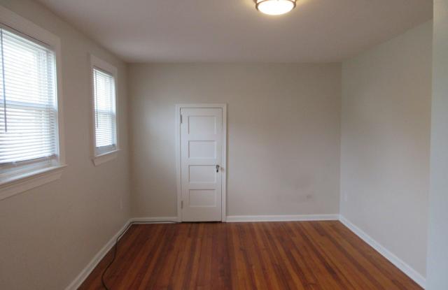 14 FRANKLIN Avenue Gallery 3