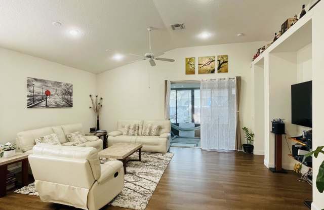 5536 Burlwood Drive Gallery 3