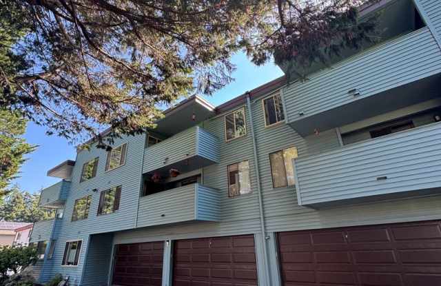 2 Bedroom 1 Bath Burien Condo 995sf, Fireplace, Balcony, One Car Garage with Storage photos photos 2 Bedroom 1 Bath Burien Condo 995sf, Fireplace, Balcony, One Car Garage with Storage photos photos