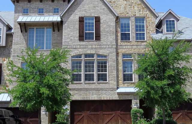 Luxury Town Home - 6493 Riviera Drive, Irving, TX 75039