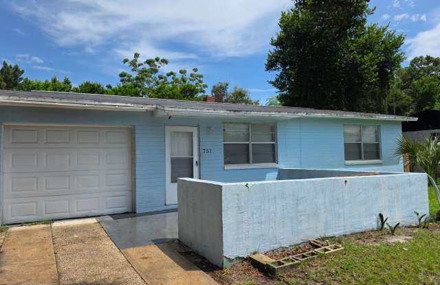 2 BEDROOM, 1 BATH SINGLE FAMILY HOME Gallery 1