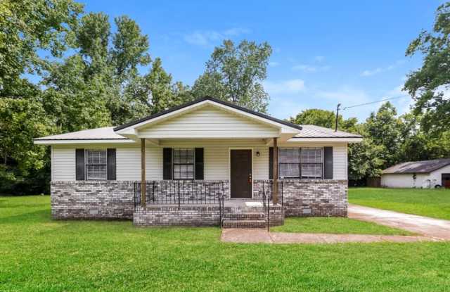 811 10th Way - 811 10th Way, Pleasant Grove, AL 35127